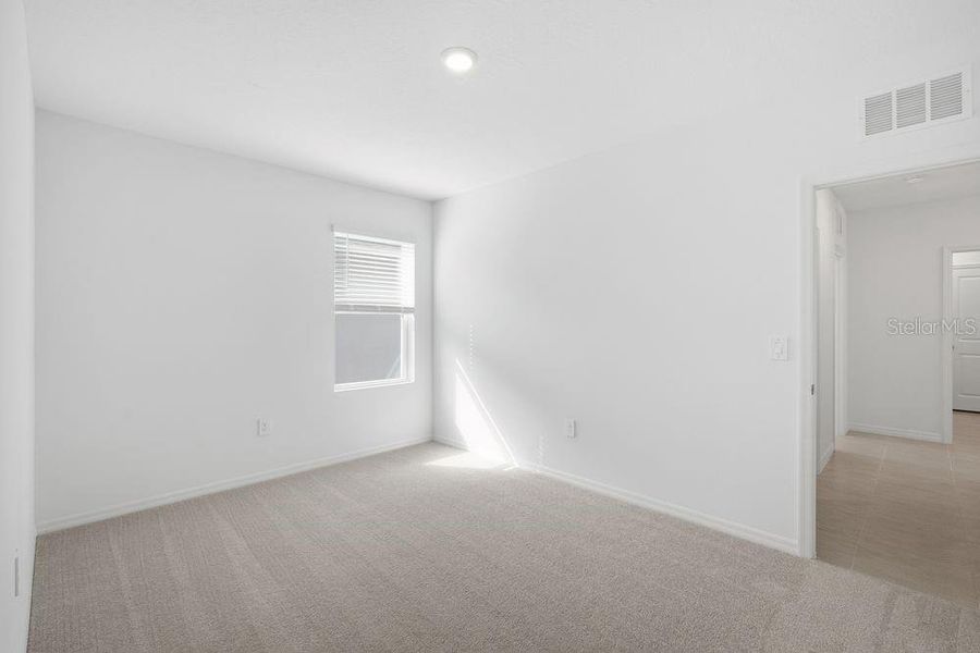 Spacious, unfurnished interior of a new home in Palm Wind, Hudson (Image 19).