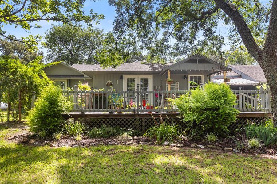 Exterior details and patio area of a home in , Blossom (Image 18).