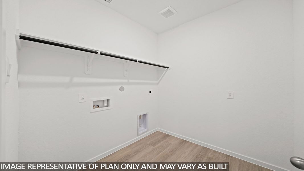 Spacious, unfurnished interior of a new home in Sunterra Lakes, Brookshire (Image 17).