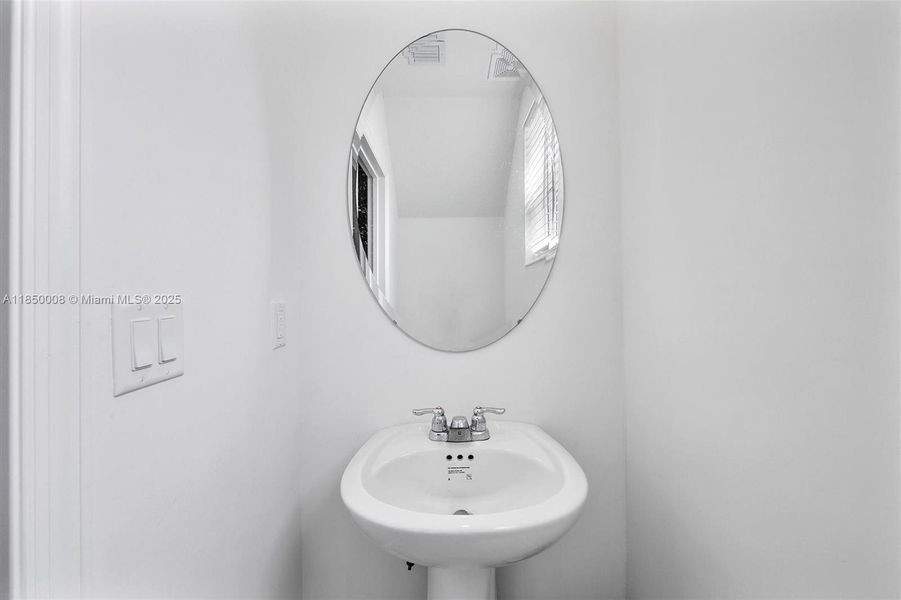 Image 30 of a home in .