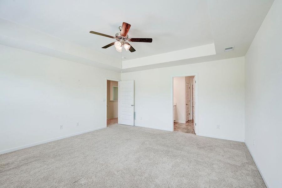 Spacious, unfurnished interior of a new home in Cedar Ridge - Locust Grove Station, Locust Grove (Image 18).