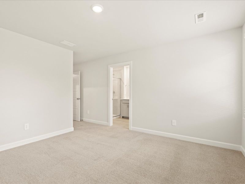 Spacious, unfurnished interior of a new home in Avalon Townes, Lyman (Image 11).