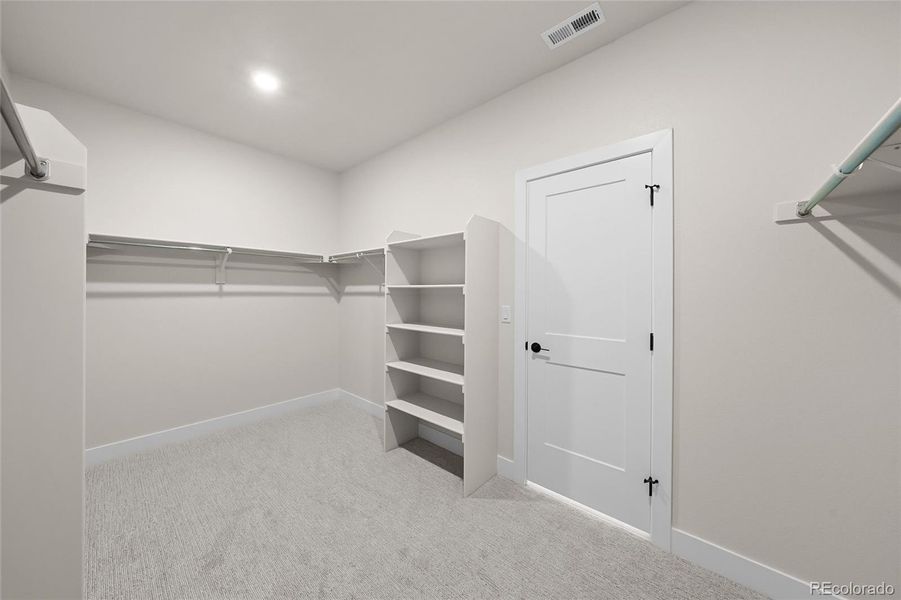Spacious, unfurnished interior of a new home in , Littleton (Image 30).