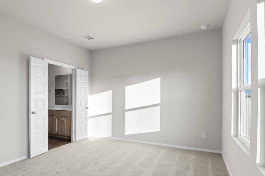 Spacious, unfurnished interior of a new home in Harvest Ridge, Elgin (Image 16).
