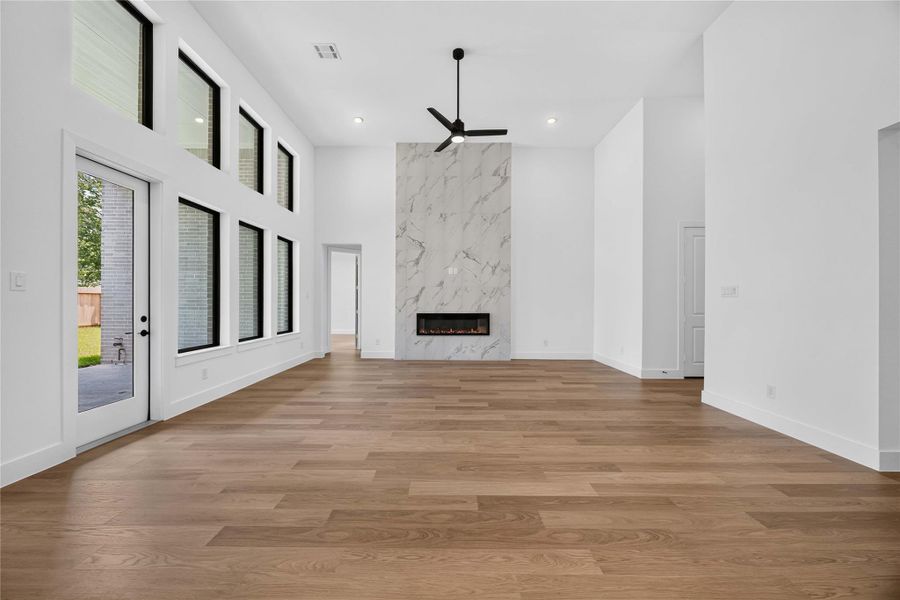 Spacious, unfurnished interior of a new home in Friendswood Trails 70' Homesites, Friendswood (Image 17).