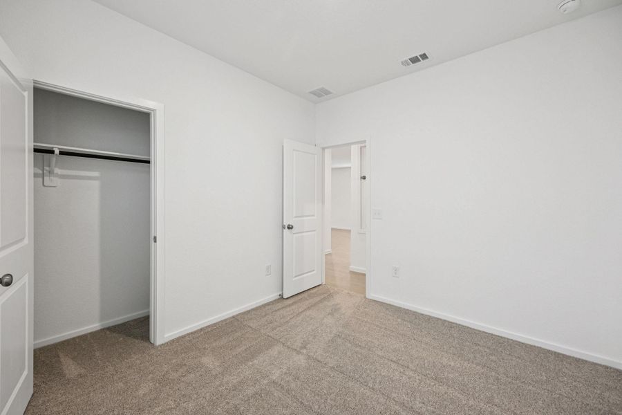 Spacious, unfurnished interior of a new home in Crosby Farms, Crosby (Image 18).