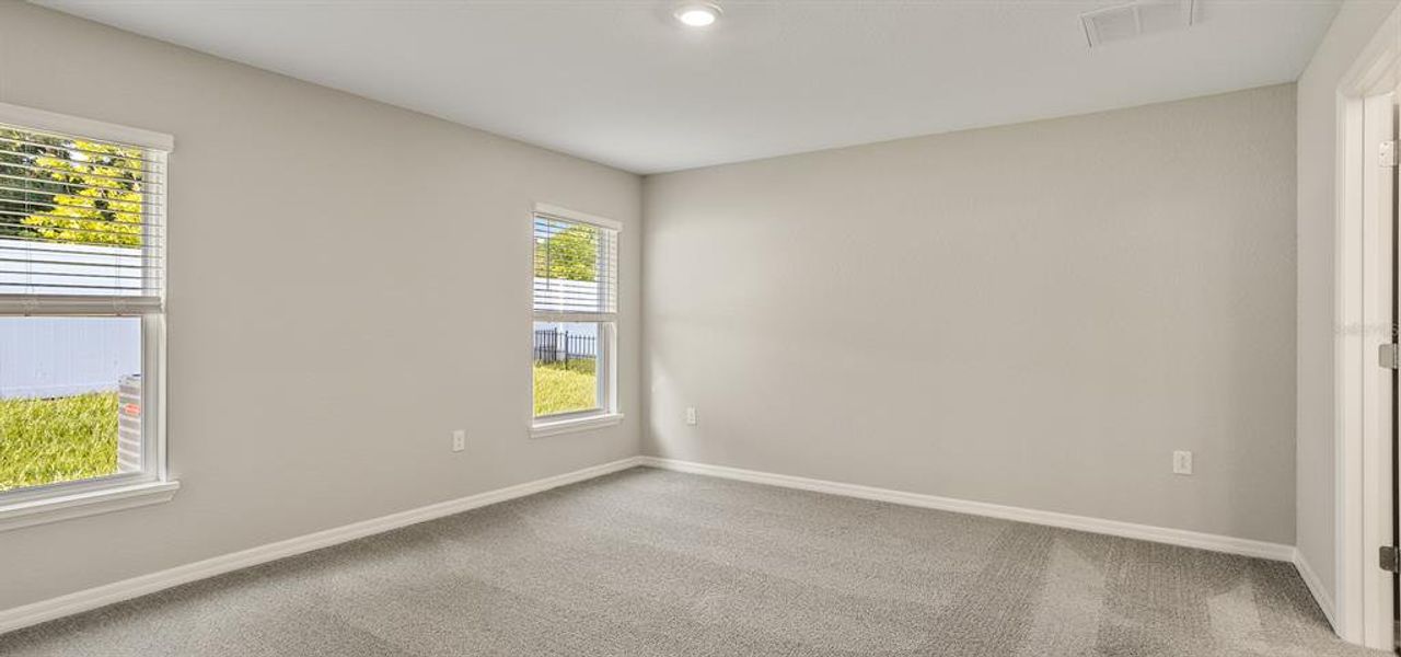 Spacious, unfurnished interior of a new home in Falls of Ocala, Ocala (Image 11).
