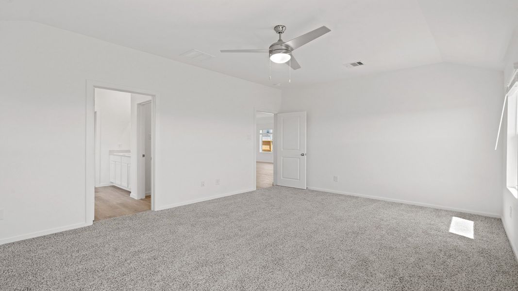 Spacious, unfurnished interior of a new home in Sunterra Lakes, Brookshire (Image 23). Spacious, unfurnished interior of a new home in Sunterra Lakes, Brookshire (Image 23).