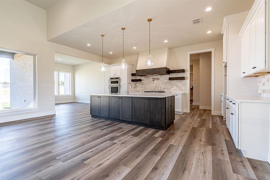 Furnished interior view inside a new home in , Granbury (Image 6). Furnished interior view inside a new home in , Granbury (Image 6).