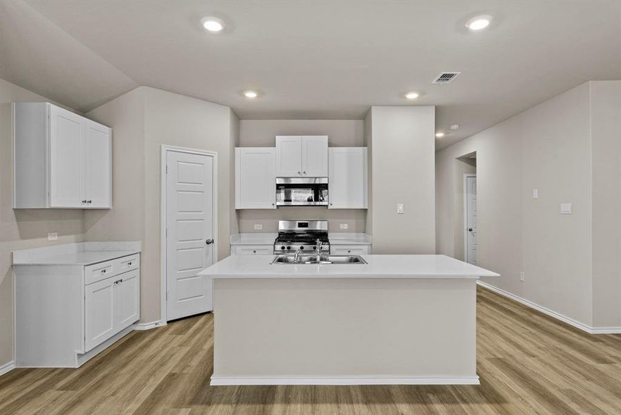 Furnished interior view inside a new home in , Fort Worth (Image 8).