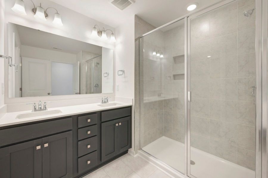 Owner's Bathroom Owner's Bathroom