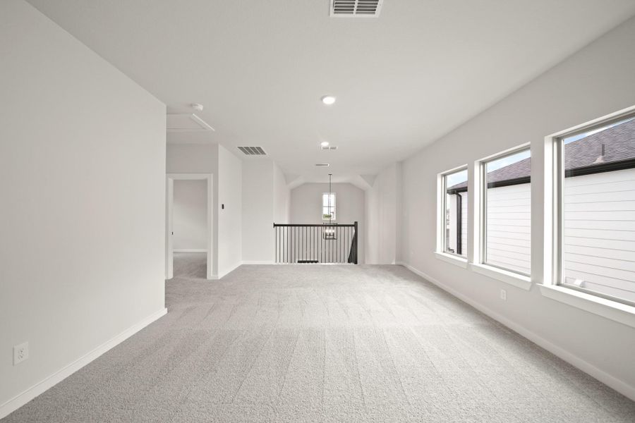 Spacious, unfurnished interior of a new home in Meridiana 40', 65', Iowa Colony (Image 21). Spacious, unfurnished interior of a new home in Meridiana 40', 65', Iowa Colony (Image 21).