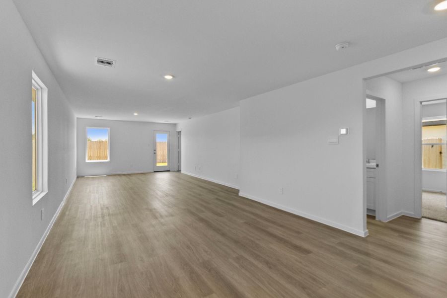 Spacious, unfurnished interior of a new home in Sunset Valley, Hockley (Image 17).