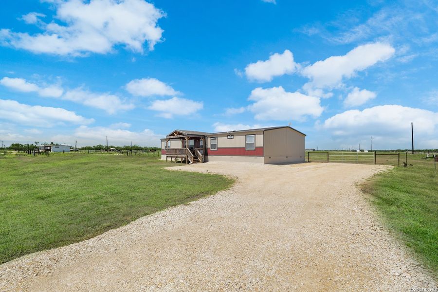 Community amenities in , Jourdanton (Image 28).
