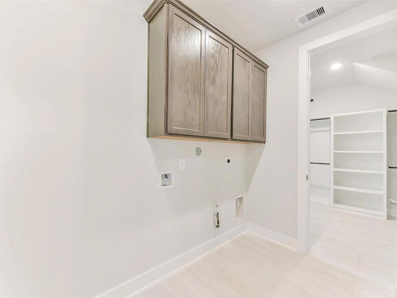 Spacious, unfurnished interior of a new home in Lago Mar, Texas City (Image 34). Spacious, unfurnished interior of a new home in Lago Mar, Texas City (Image 34).