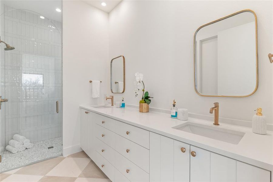 Furnished interior view inside a new home in , Dallas (Image 31).