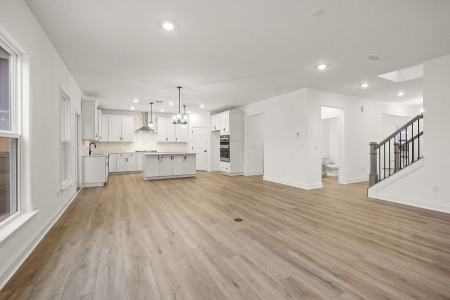 Spacious, unfurnished interior of a new home in Forest Creek, Waxhaw (Image 54).