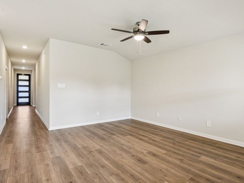 Spacious, unfurnished interior of a new home in Remington Ranch, San Antonio (Image 16). Spacious, unfurnished interior of a new home in Remington Ranch, San Antonio (Image 16).
