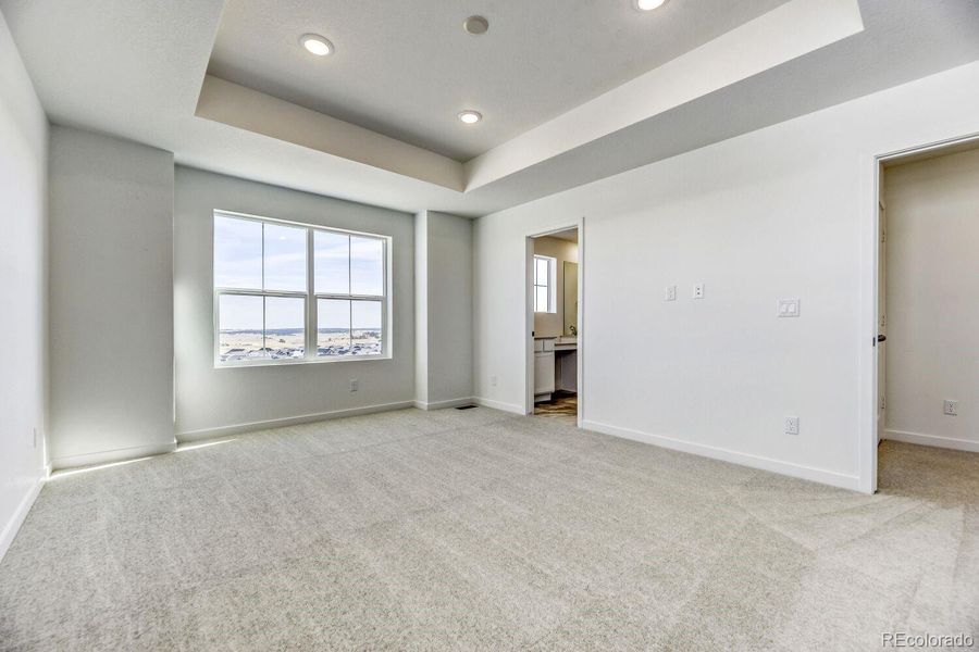 Spacious, unfurnished interior of a new home in Independence, Elizabeth (Image 7).