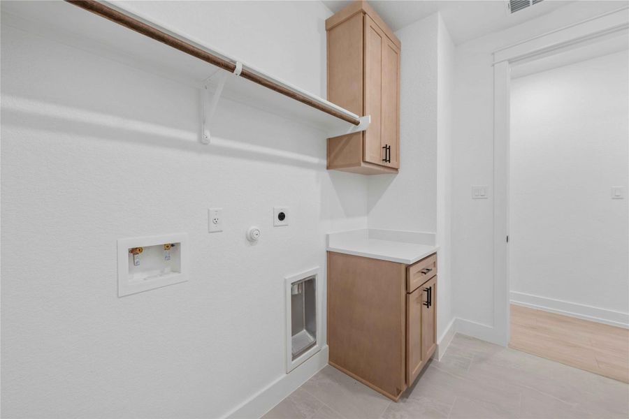 Please Note: These interior photos are not of the actual home but are of a completed one with a similar floor plan. Finishes, features, and layouts may vary. Please Note: These interior photos are not of the actual home but are of a completed one with a similar floor plan. Finishes, features, and layouts may vary.