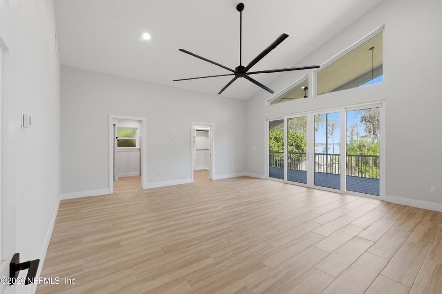 Spacious, unfurnished interior of a new home in , Melrose (Image 20).