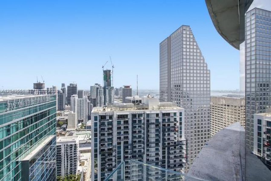 Condo located in Miami, FL showcasing its design and architecture (Image 29).