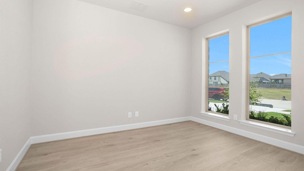 Spacious, unfurnished interior of a new home in Valencia, Manvel (Image 9). Spacious, unfurnished interior of a new home in Valencia, Manvel (Image 9).