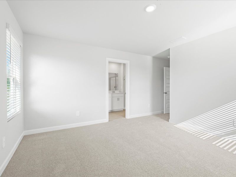 Spacious, unfurnished interior of a new home in Northbrook Village Townes, Taylors (Image 14).