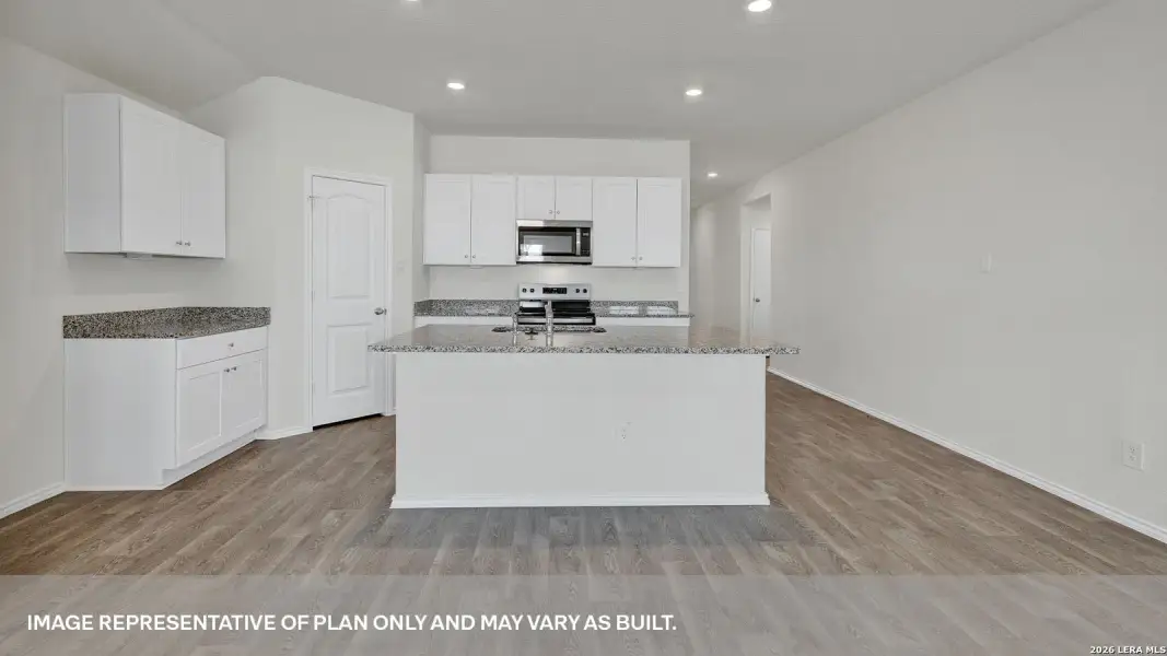 Furnished interior view inside a new home in , Seguin (Image 8).