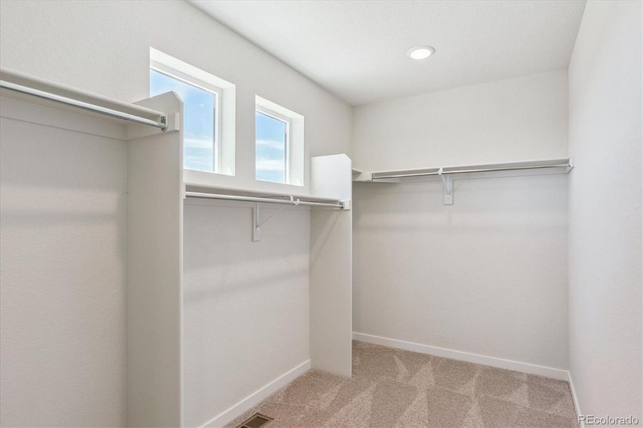 Spacious, unfurnished interior of a new home in Sweetgrass, Dacono (Image 13).