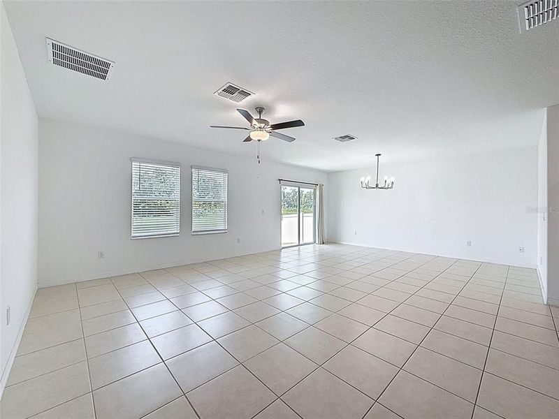 Spacious, unfurnished interior of a new home in , Lakeland (Image 31).