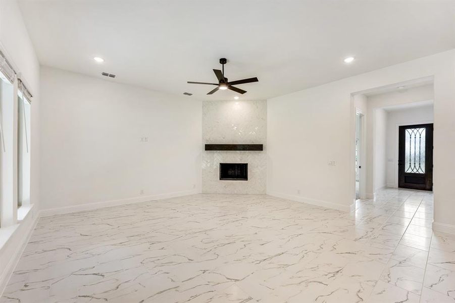 Spacious, unfurnished interior of a new home in Ridgepoint, Midlothian (Image 33).