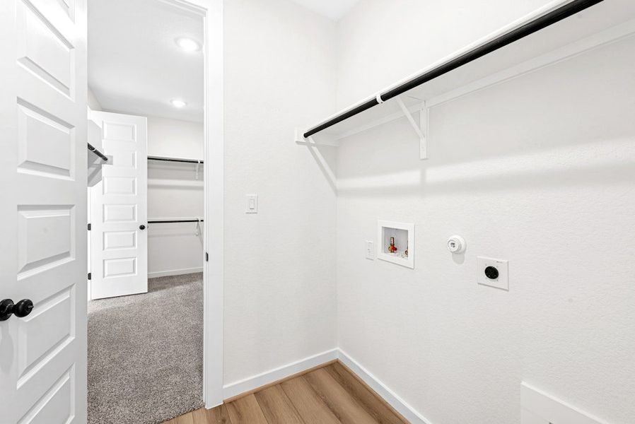 Spacious, unfurnished interior of a new home in University Heights, Round Rock (Image 31).