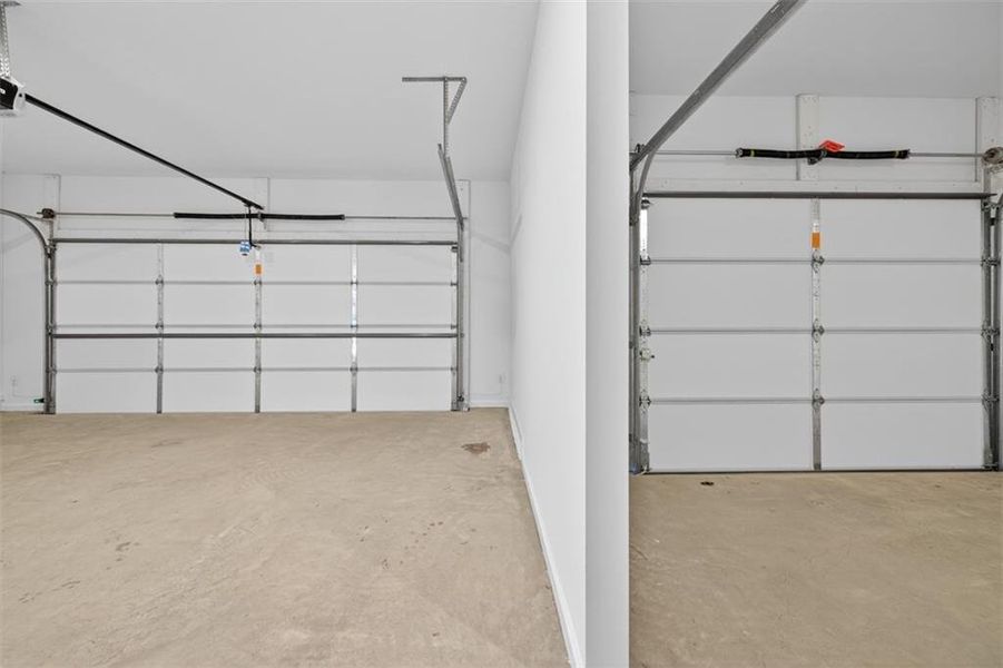 Spacious, unfurnished interior of a new home in , Jefferson (Image 38).