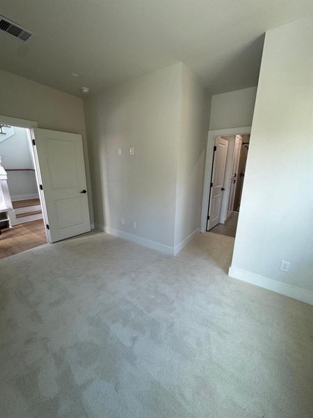 Spacious, unfurnished interior of a new home in , Houston (Image 22).
