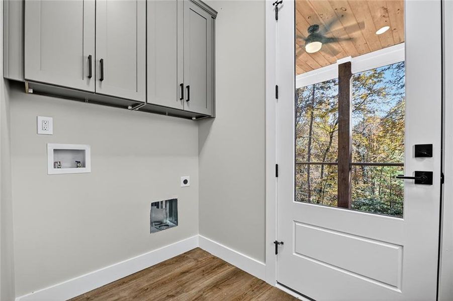 Spacious, unfurnished interior of a new home in , Ellijay (Image 28).