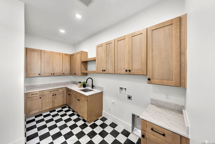 Furnished interior view inside a new home in , Boerne (Image 49).