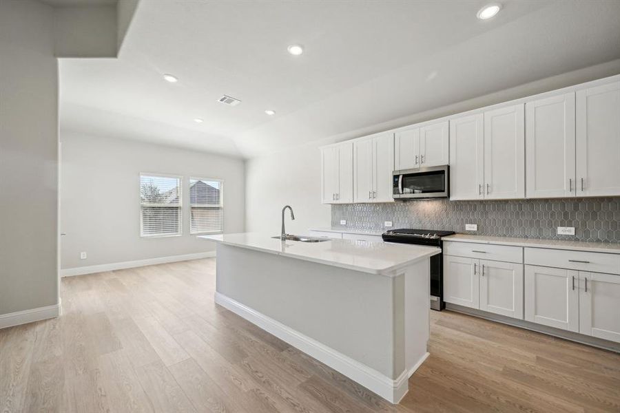 Photo is not of the actual home, but is an inspirational photo of builder’s model home and may depict options, furnishings, and/or decorator features that are not included. Photo is not of the actual home, but is an inspirational photo of builder’s model home and may depict options, furnishings, and/or decorator features that are not included.