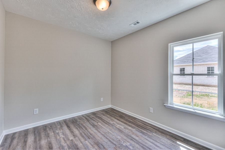 Spacious, unfurnished interior of a new home in Legacy Preserve, Decherd (Image 11).