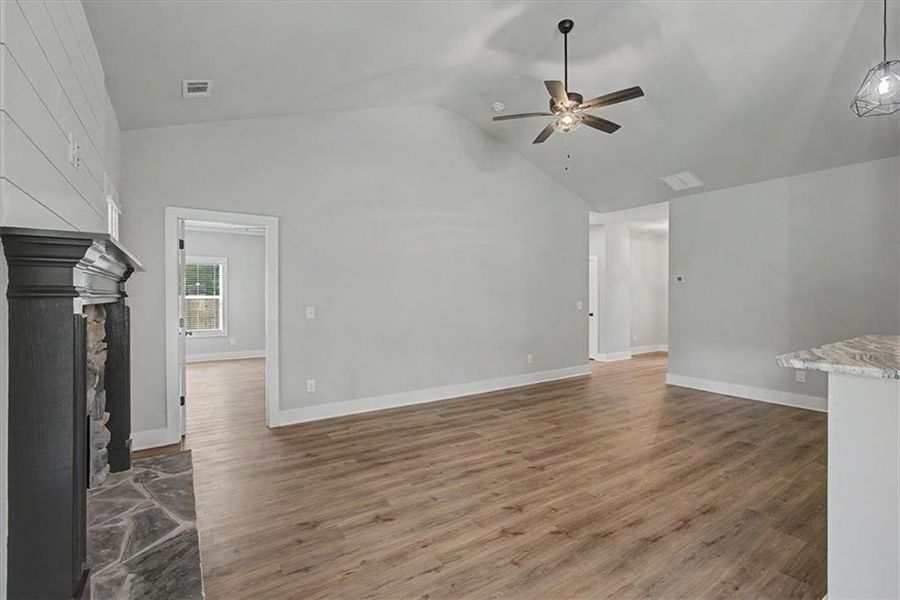 Spacious, unfurnished interior of a new home in , Dallas (Image 34).