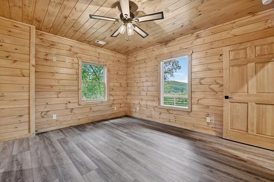 Spacious, unfurnished interior of a new home in , Blue Ridge (Image 19).