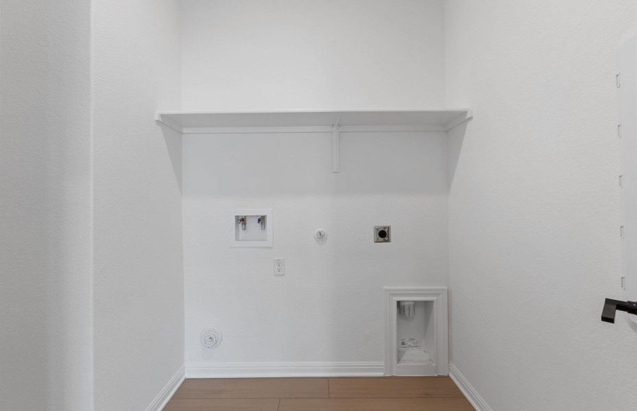 Furnished interior view inside a new home in Horizon Lake, Leander (Image 32). Furnished interior view inside a new home in Horizon Lake, Leander (Image 32).