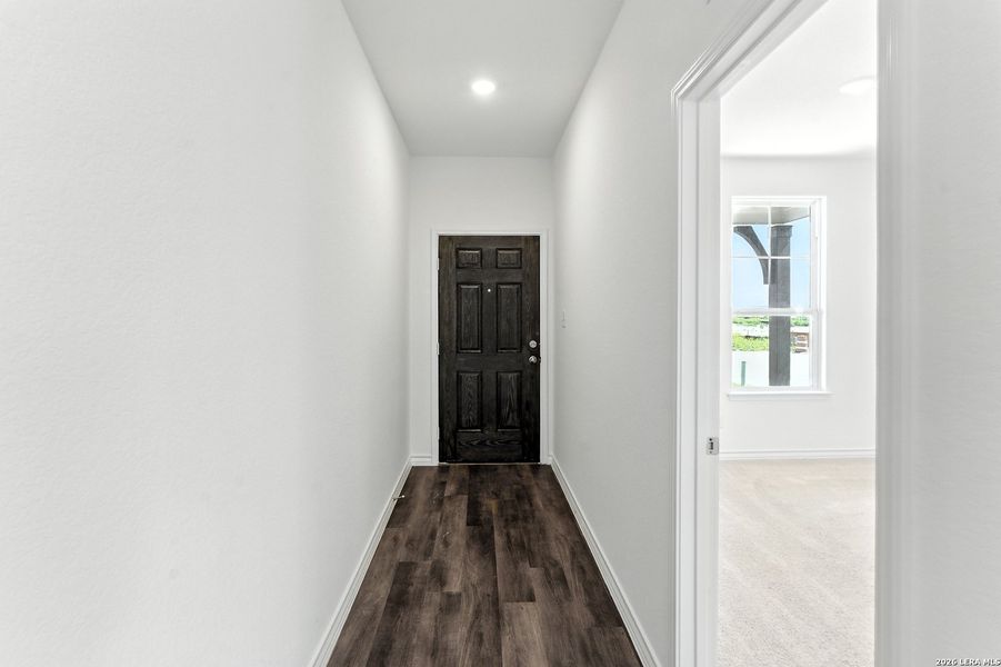 Spacious, unfurnished interior of a new home in Horizon Ridge, San Antonio (Image 28). Spacious, unfurnished interior of a new home in Horizon Ridge, San Antonio (Image 28).