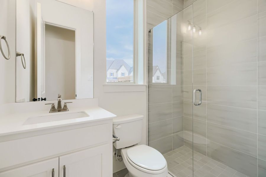 4801 Strada - Full Bathroom 4801 Strada - Full Bathroom