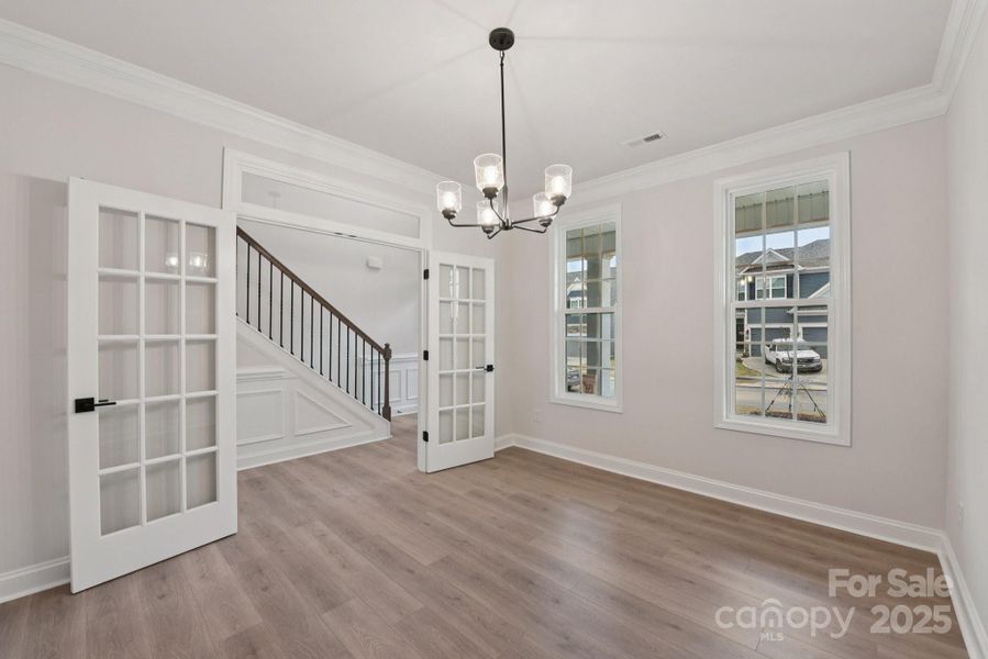 Spacious, unfurnished interior of a new home in Sylvan Creek, Denver (Image 11).