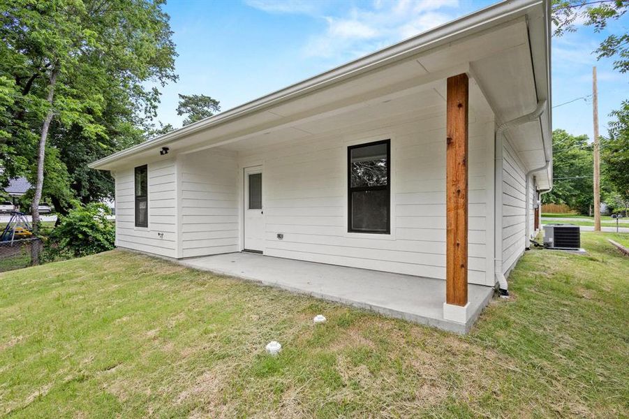Exterior details and patio area of a home in , Wolfe City (Image 4). Exterior details and patio area of a home in , Wolfe City (Image 4).