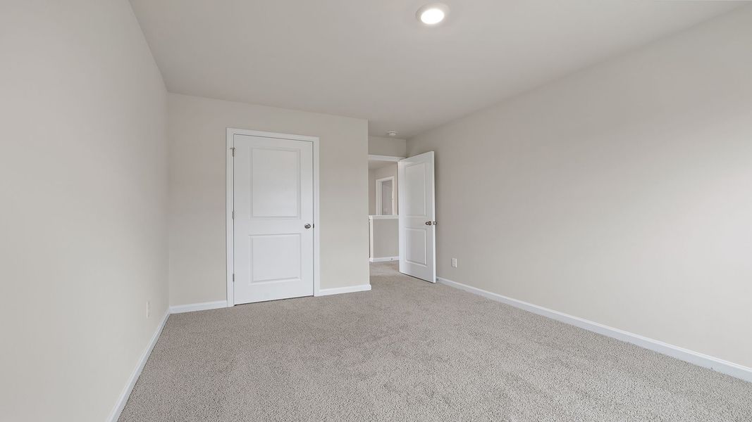 Spacious, unfurnished interior of a new home in Cloverdale Hills, Piedmont (Image 24).