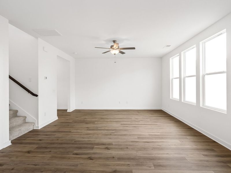 Spacious, unfurnished interior of a new home in Sage Farms, White House (Image 20).