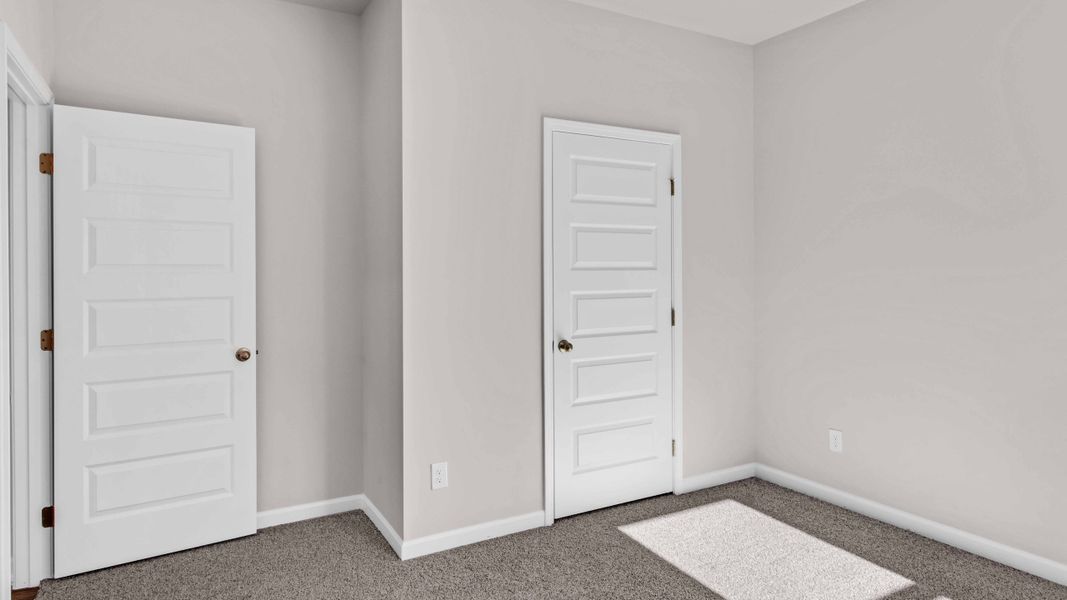 Representative unfurnished interior of a home built from the Plan by D.R. Horton in Hedge Rose, Somerville (Image 26).