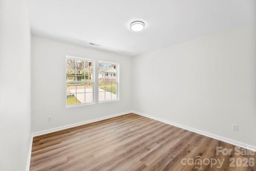 Spacious, unfurnished interior of a new home in , Kings Mountain (Image 20).